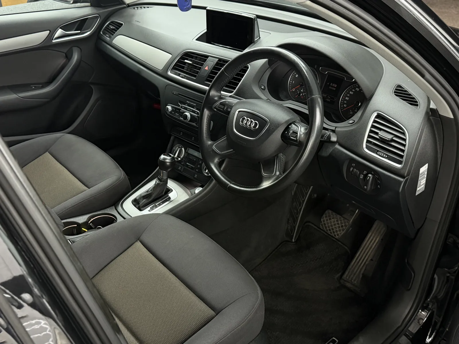 2015 AUDI Q3 1.4 TFSI CoD SE S Tronic Euro 6 in Black, photo 12