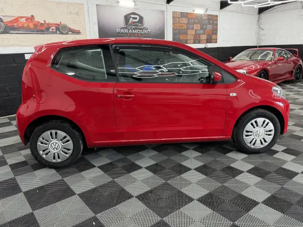 2013 Volkswagen UP in Red, photo 10
