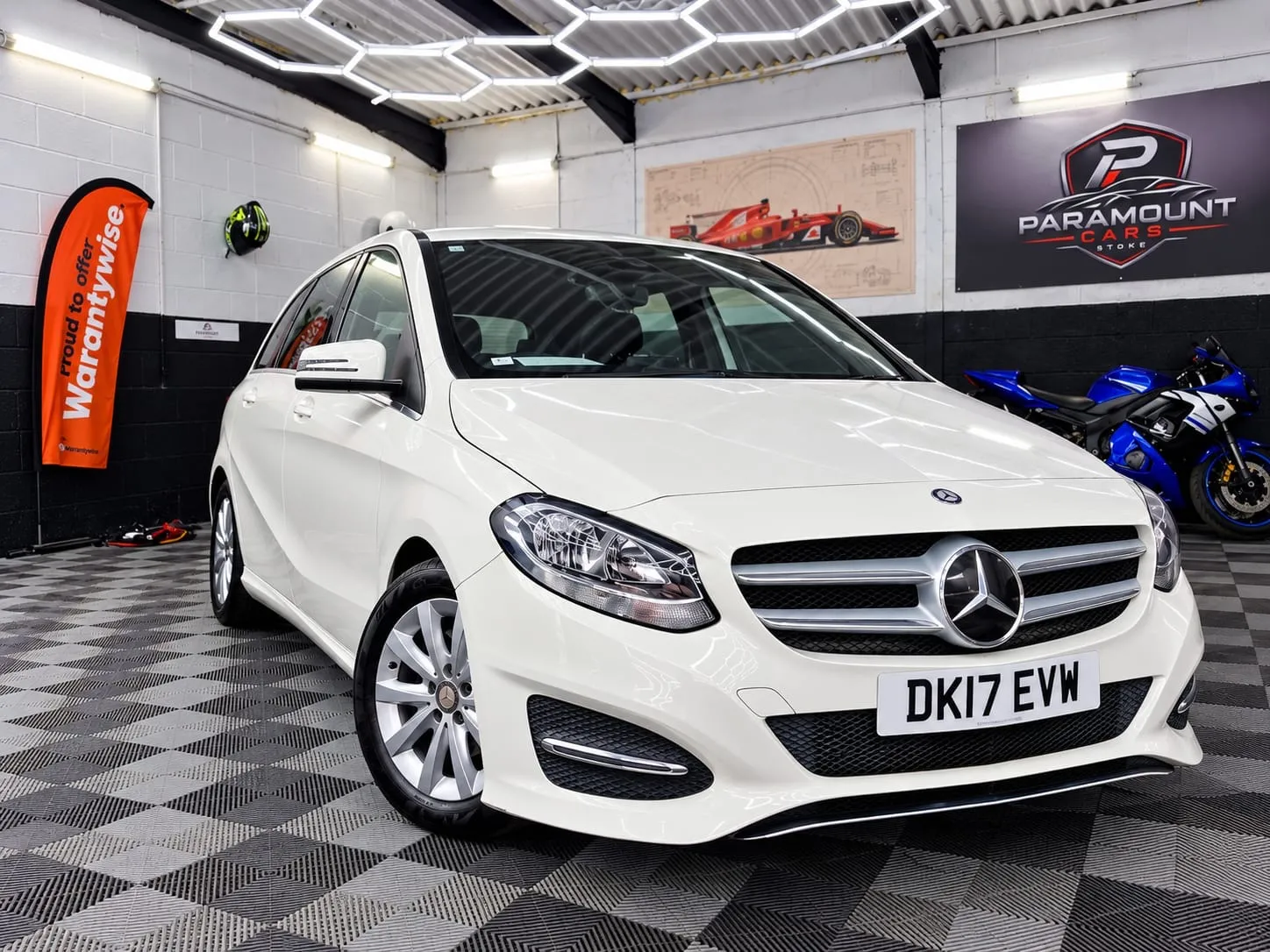 2017 Mercedes-Benz B Class in White, photo 2
