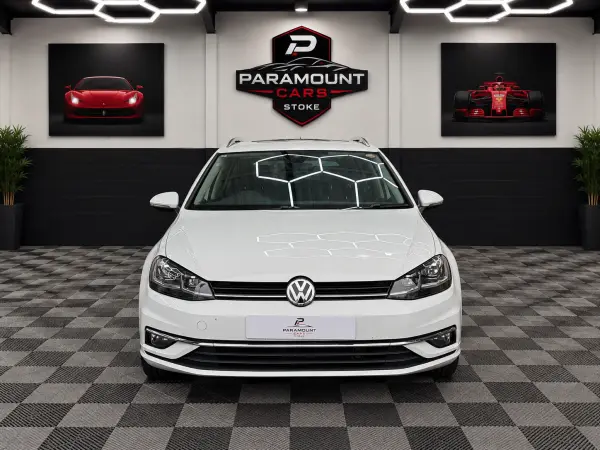2018 Volkswagen Golf Estate TSI in Pearl White, photo 2