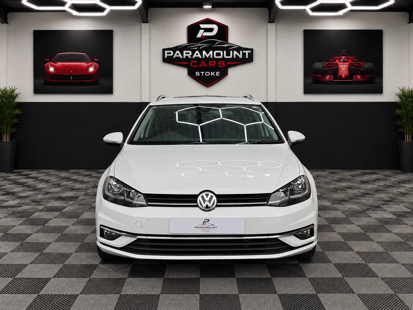 2018 Volkswagen Golf Estate TSI in Pearl White, photo 2