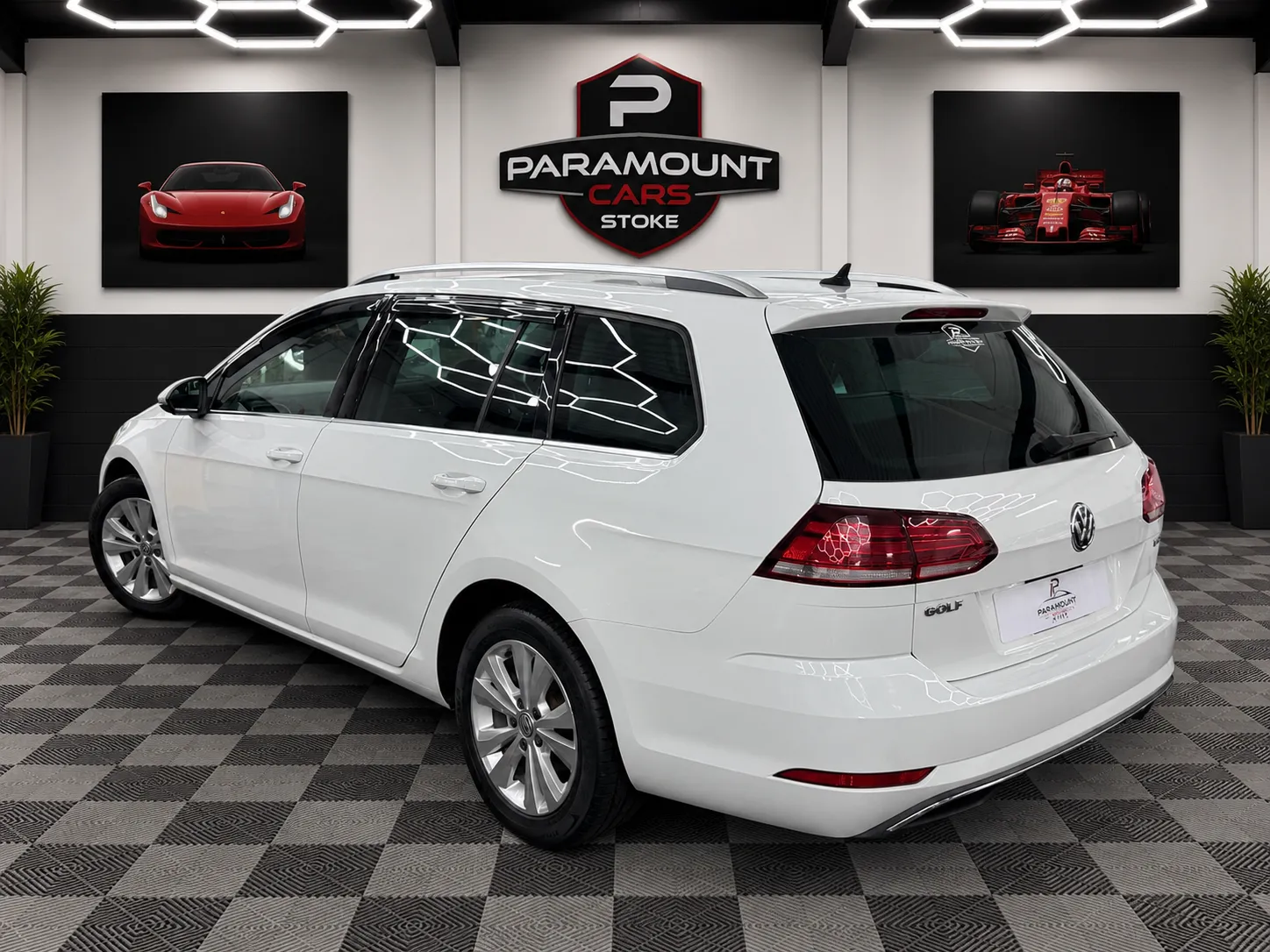 2018 Volkswagen Golf Estate TSI in Pearl White, photo 4