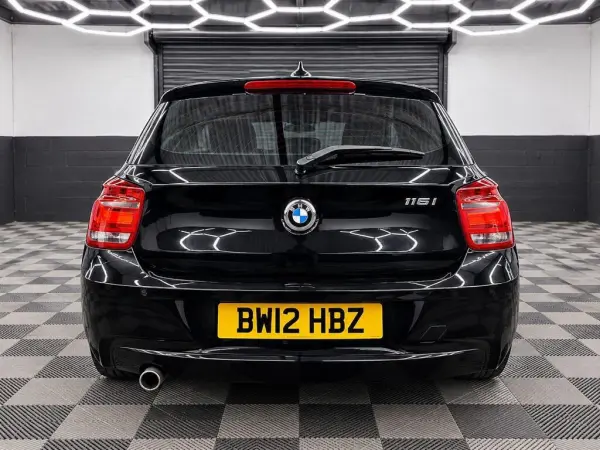 2012 BMW 1 Series 116i SE Auto in Black, photo 4