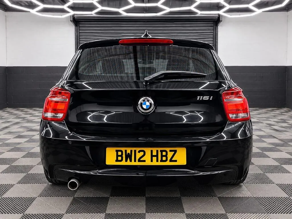 2012 BMW 1 Series 116i SE Auto in Black, photo 4