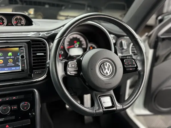 2017 Volkswagen Beetle R-Line in White, photo 12