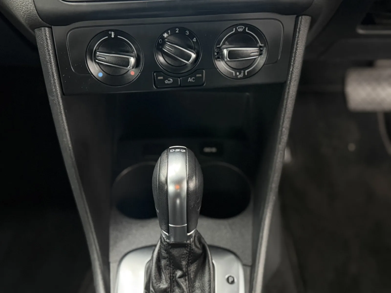 2017 Volkswagen Beetle R-Line in White, photo 18