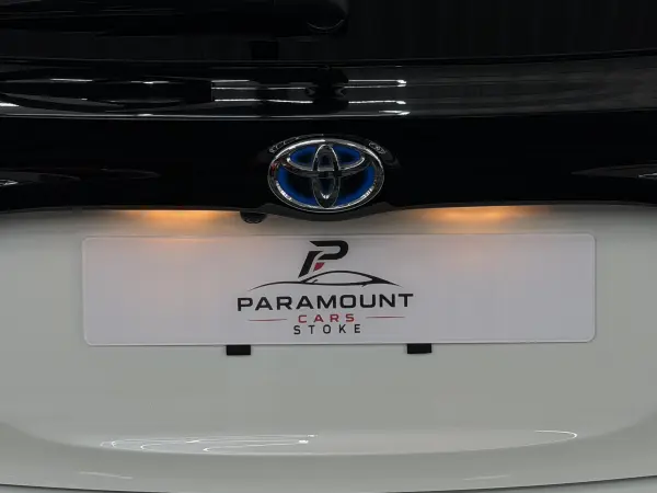 2022 Toyota Yaris in White, photo 10
