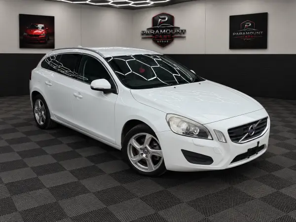 2013 VOLVO V60 in White