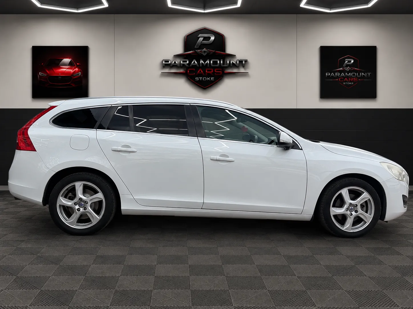 2013 VOLVO V60 in White, photo 2