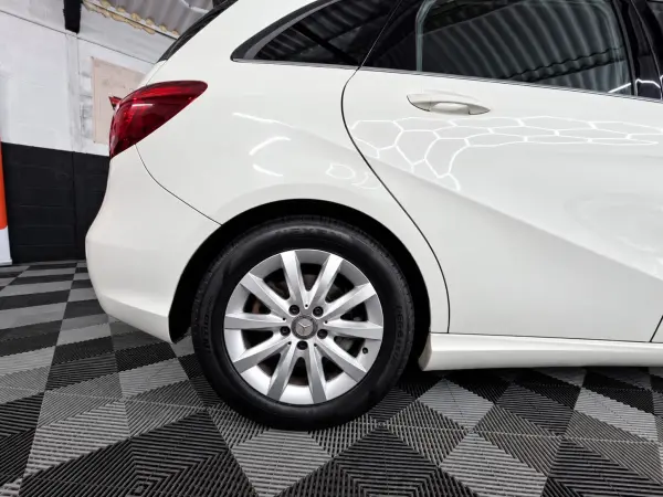 2017 Mercedes-Benz B Class in White, photo 16