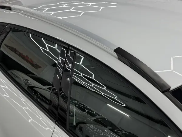 2015 Volvo V40 T5 AWD - CROSS COUNTRY in White, photo 11