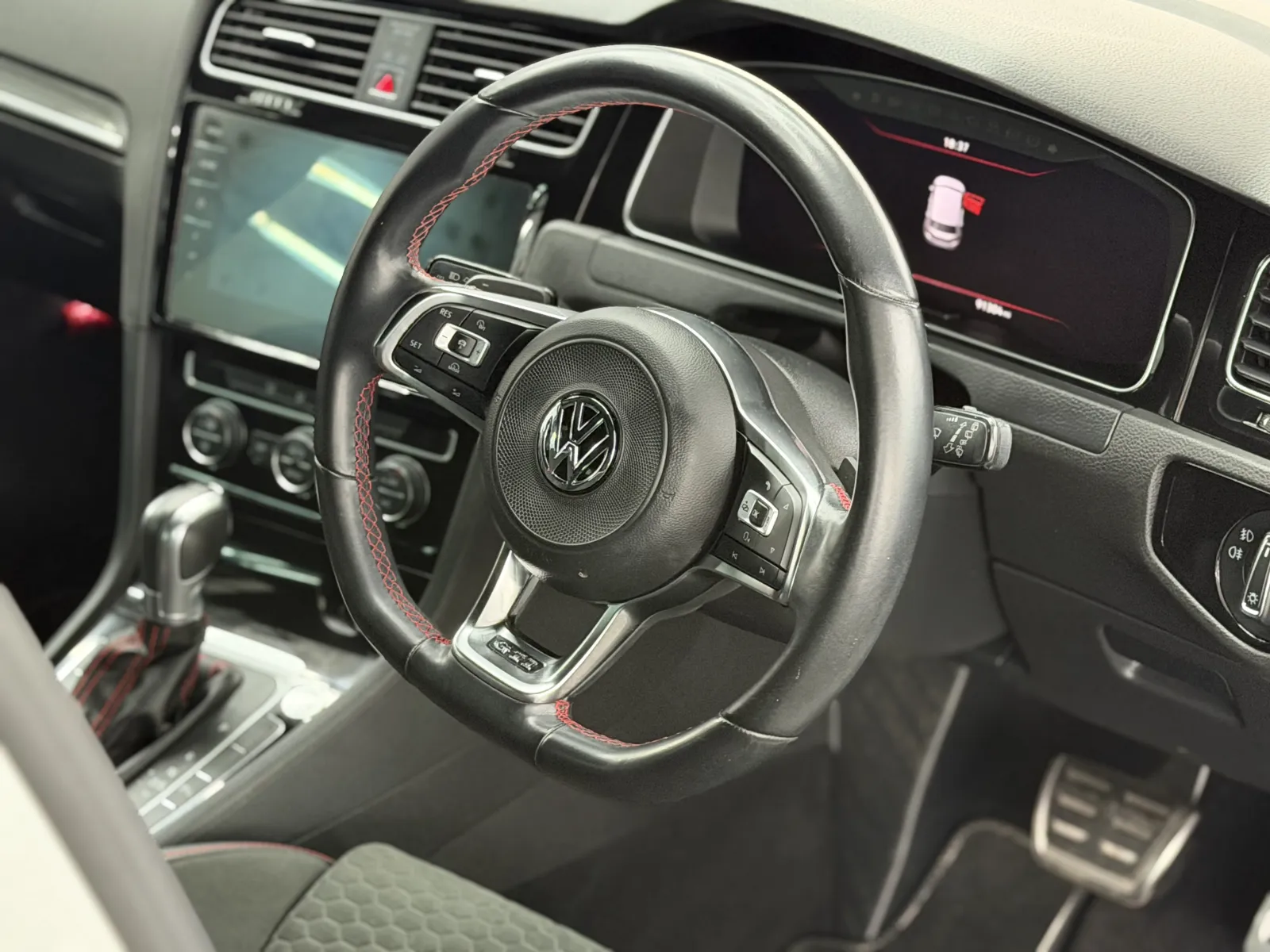 2017 Volkswagen Golf GTI Performance Pack in White, photo 7