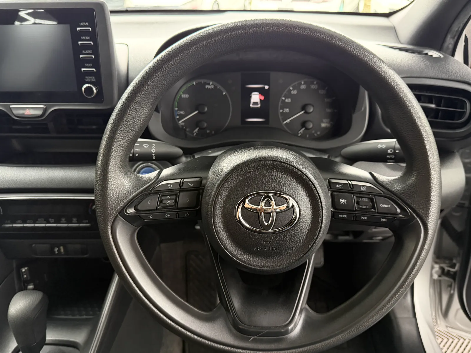 2021 Toyota Yaris in Silver, photo 12