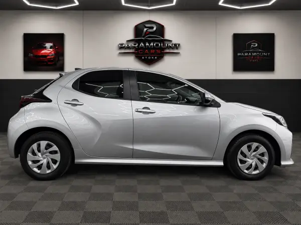 2021 Toyota Yaris in Silver, photo 3