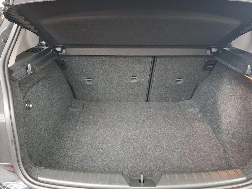 2012 BMW 1 Series 116i SE Auto in Black, photo 14